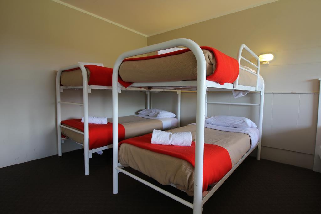 Snowy Mountains Resort And Function Centre Adaminaby Oda fotoğraf