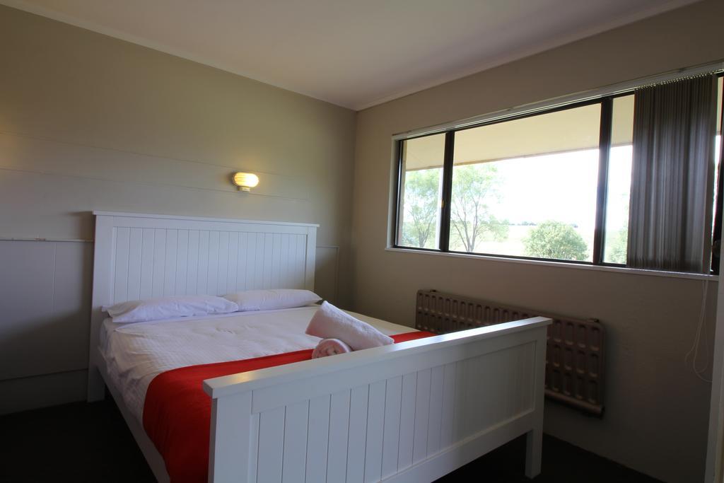 Snowy Mountains Resort And Function Centre Adaminaby Oda fotoğraf