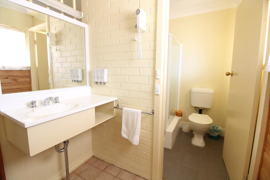 Snowy Mountains Resort And Function Centre Adaminaby Oda fotoğraf