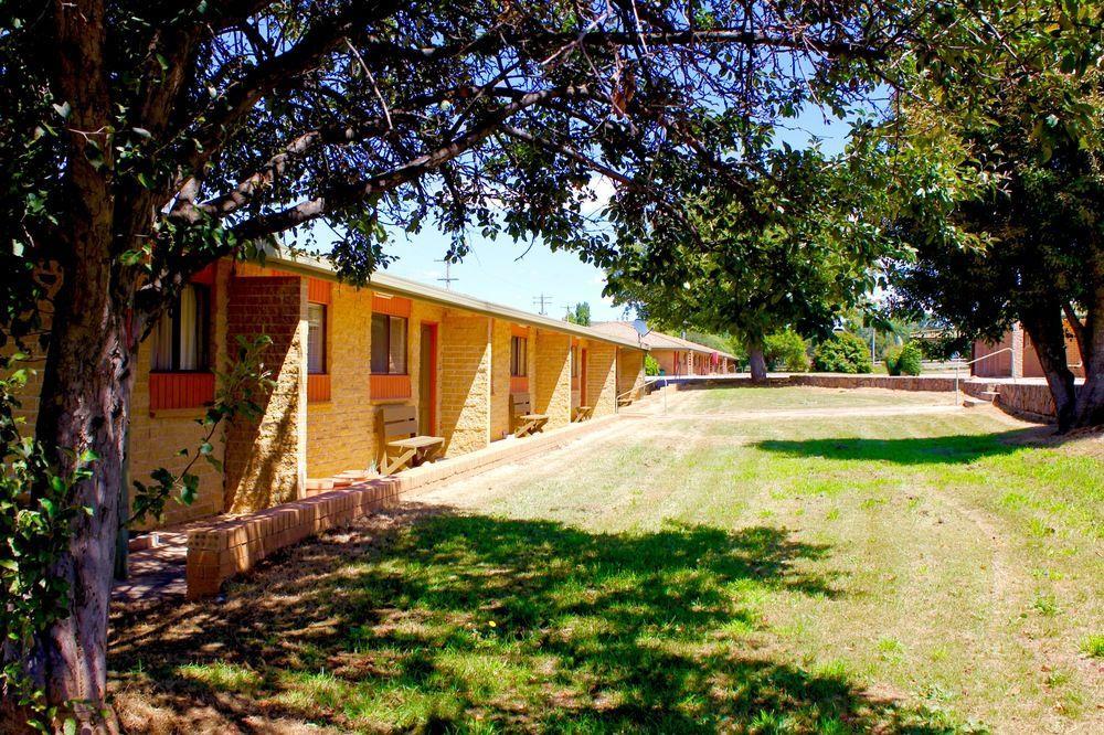 Snowy Mountains Resort And Function Centre Adaminaby Dış mekan fotoğraf
