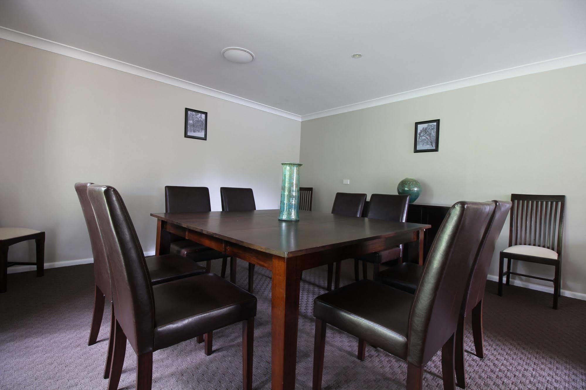 Snowy Mountains Resort And Function Centre Adaminaby Dış mekan fotoğraf