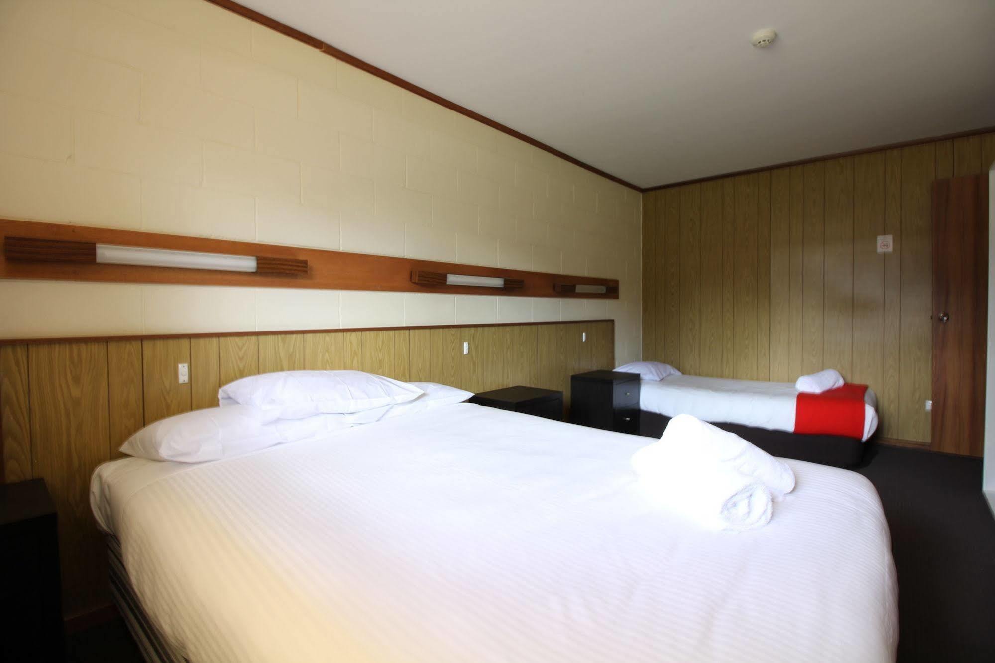 Snowy Mountains Resort And Function Centre Adaminaby Dış mekan fotoğraf