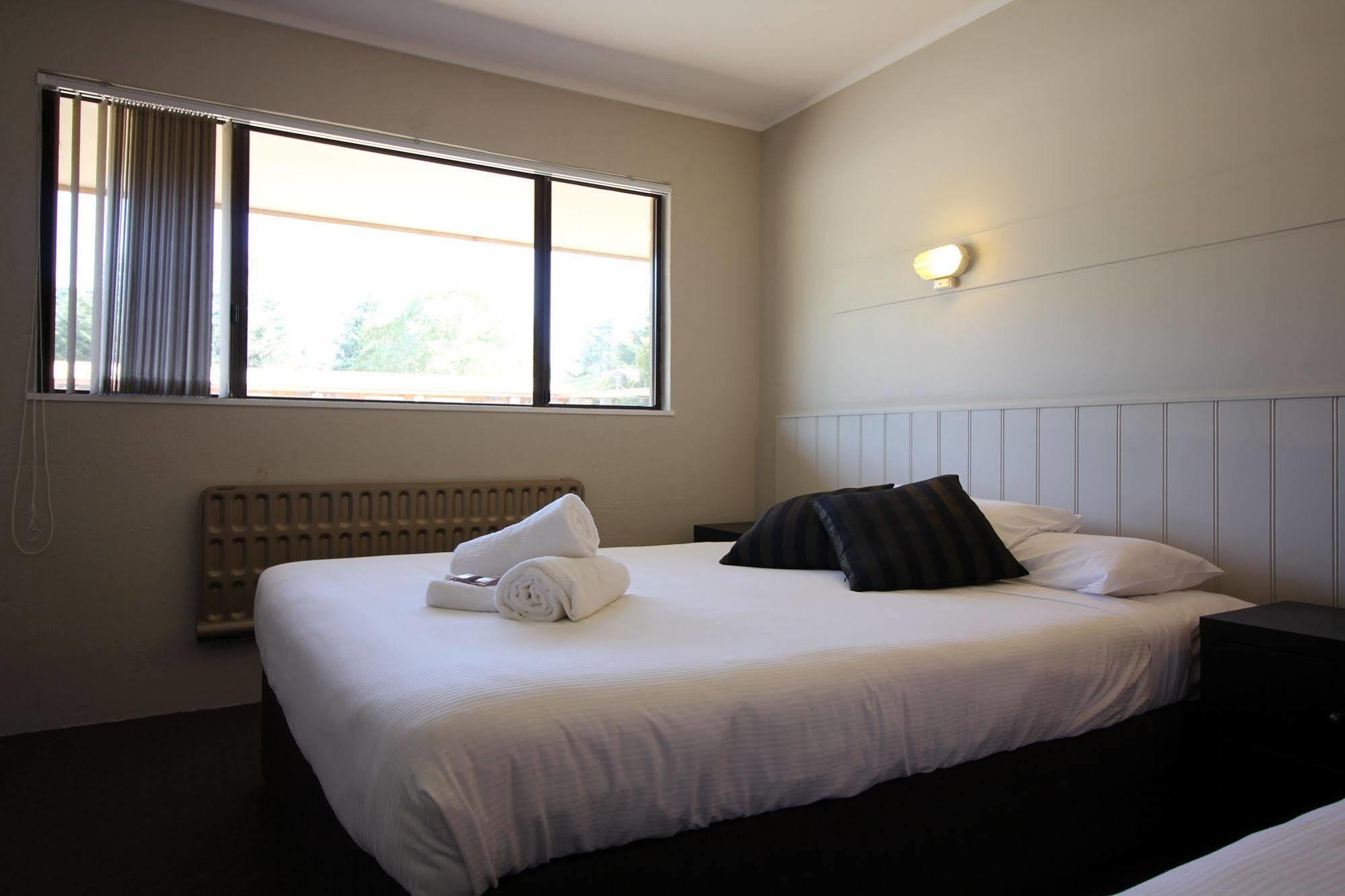 Snowy Mountains Resort And Function Centre Adaminaby Dış mekan fotoğraf