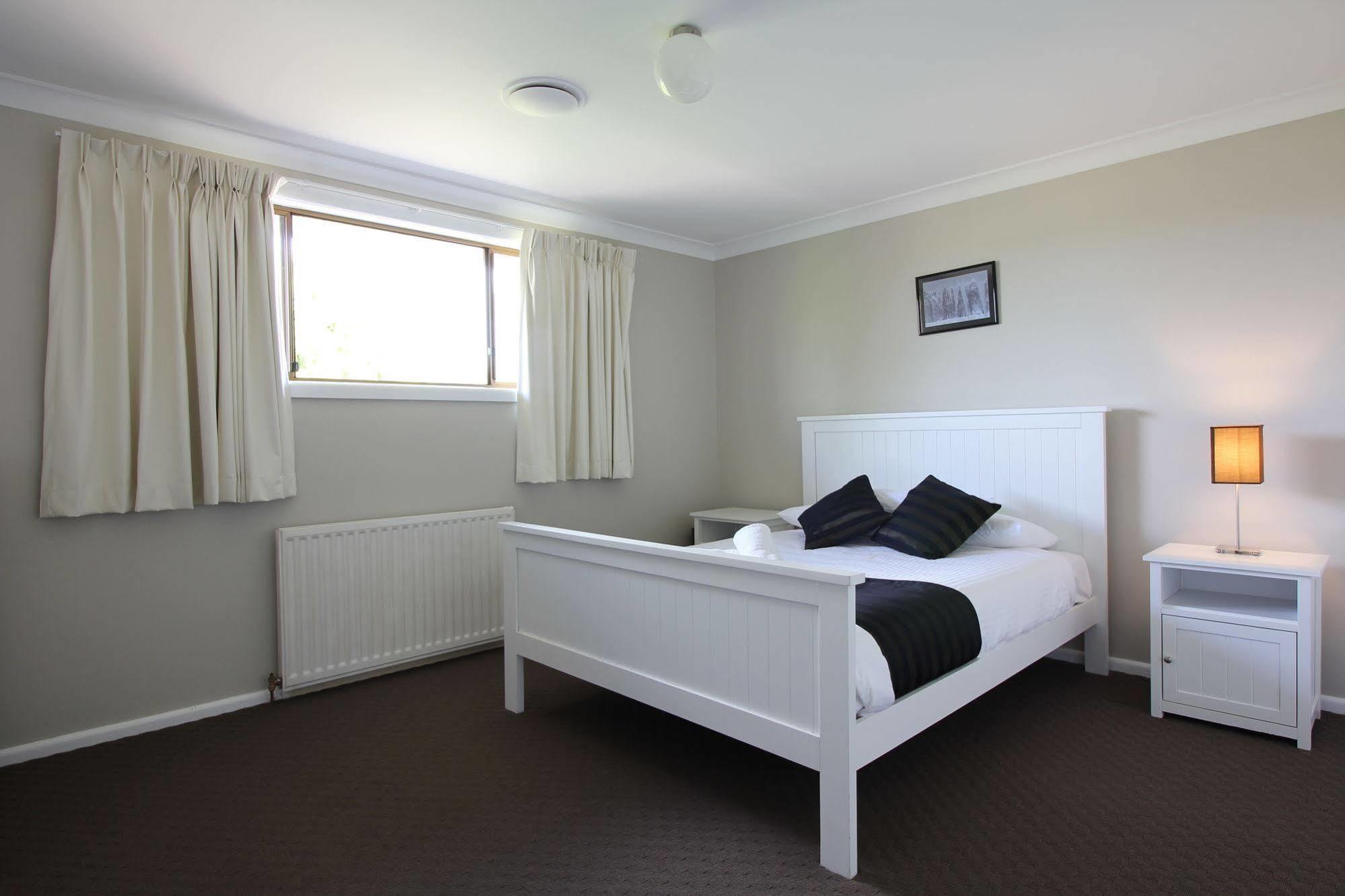 Snowy Mountains Resort And Function Centre Adaminaby Dış mekan fotoğraf