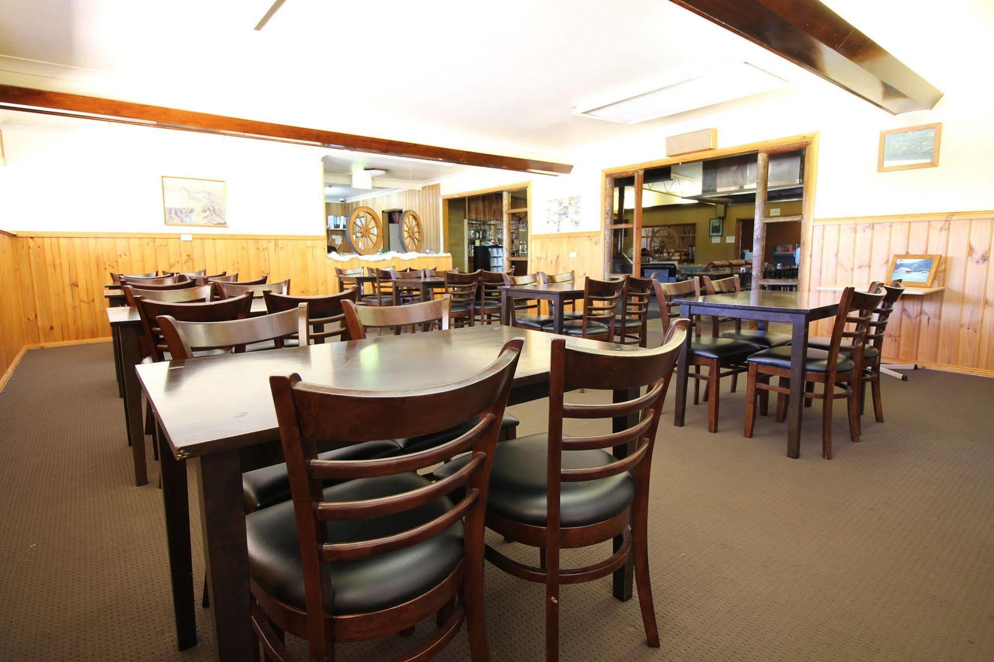 Snowy Mountains Resort And Function Centre Adaminaby Dış mekan fotoğraf